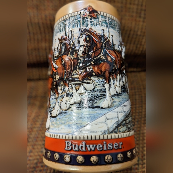 2 Budweiser Steins 1988 & 1989 Collectors Series - Picture 5 of 9